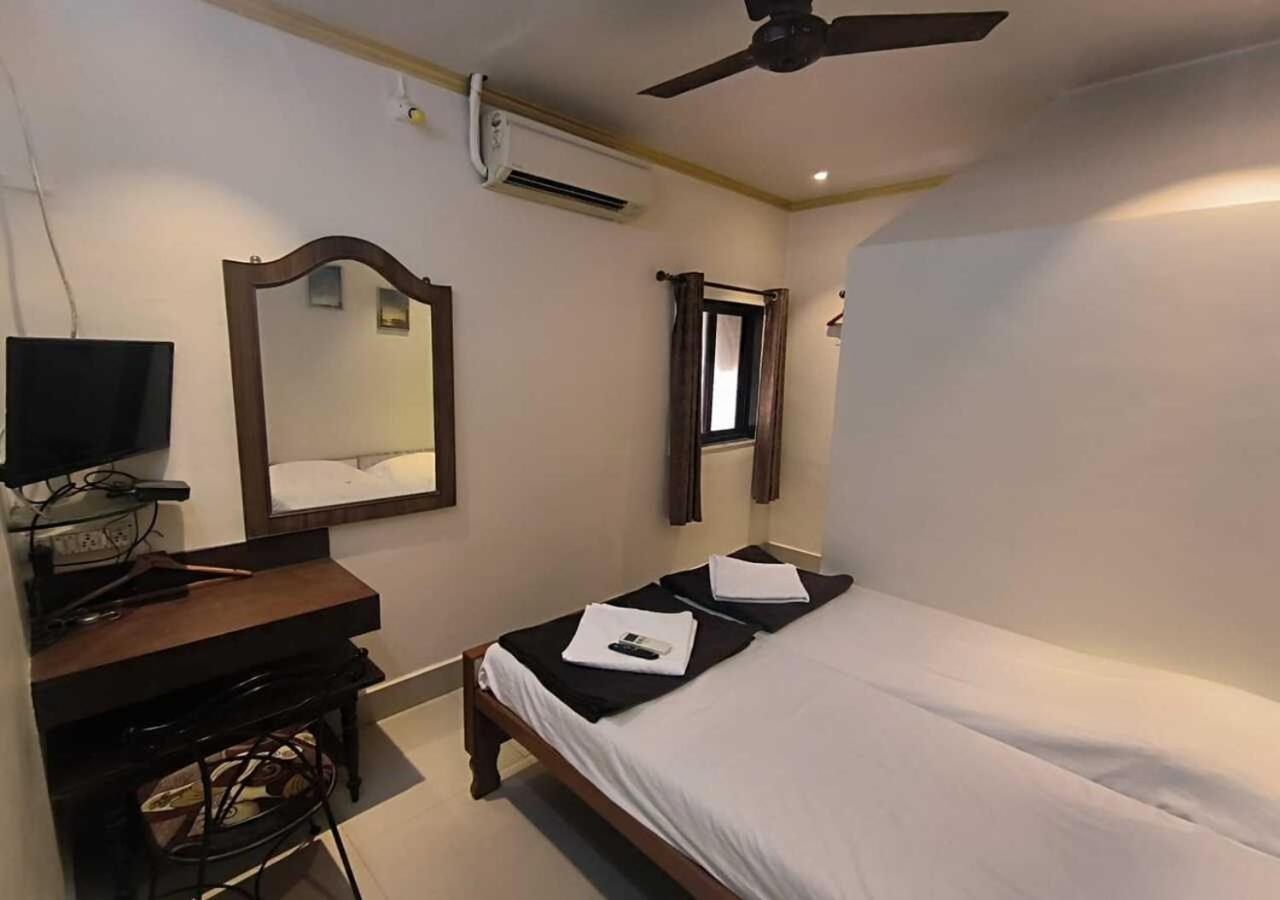 Hotel Rupali Мумбаи Экстерьер фото